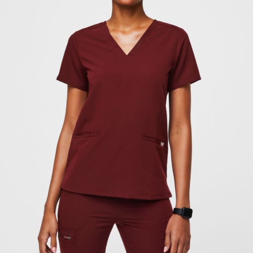 Figs casma scrub top in maroon